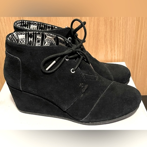 Toms Women's Black Suede Desert Wedges - Picture 1 of 12